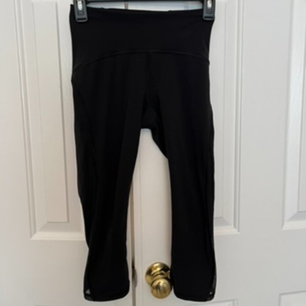 lululemon black leggings - cropped